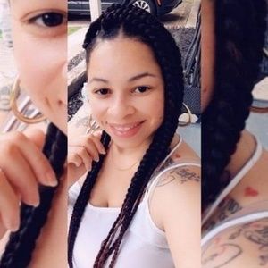 Meet your Posher, Alexis